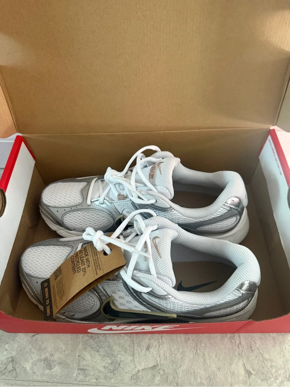 Nike Men’s V5 RNR Sneaker